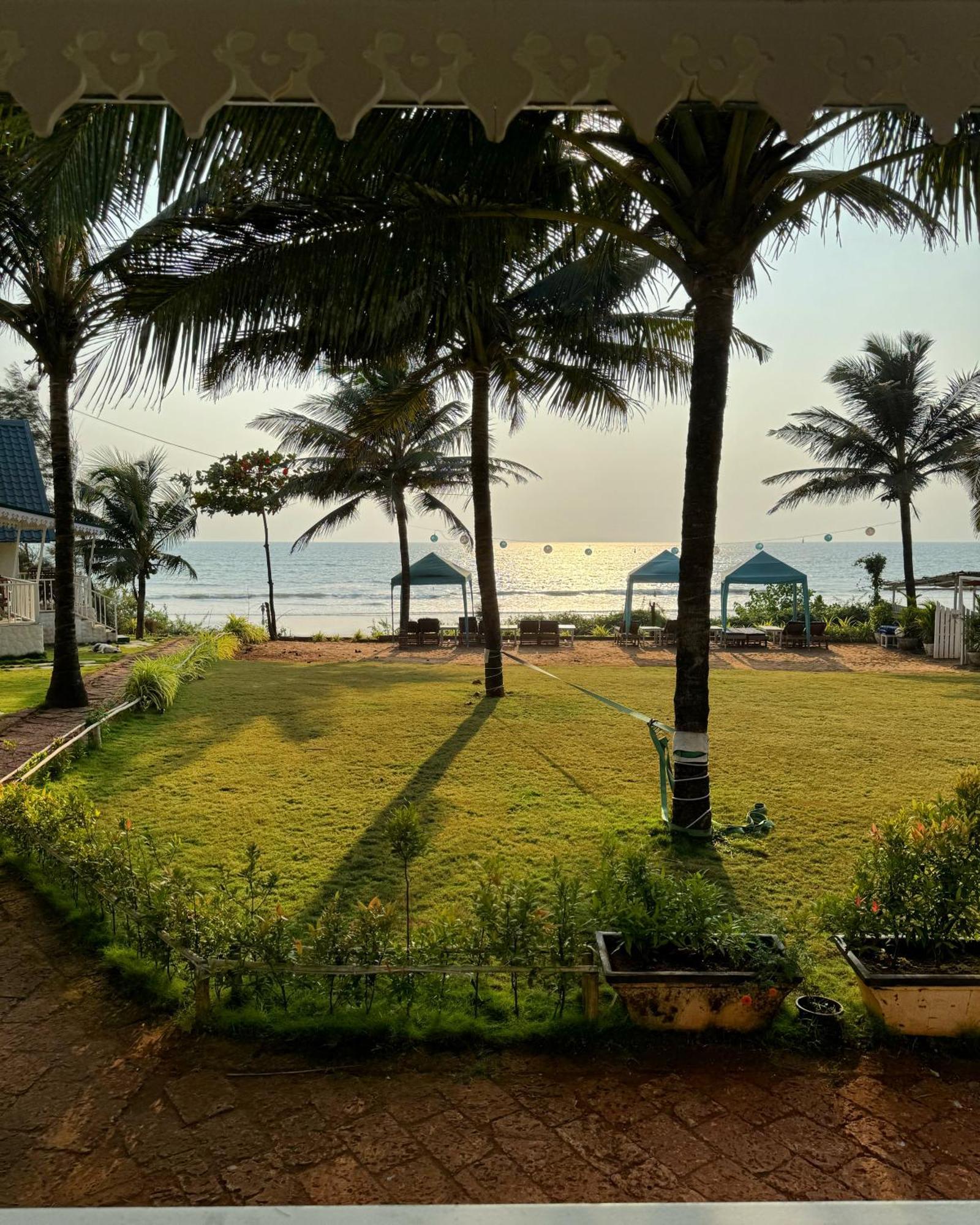 S2 Beach Cottages Morjim Exterior photo